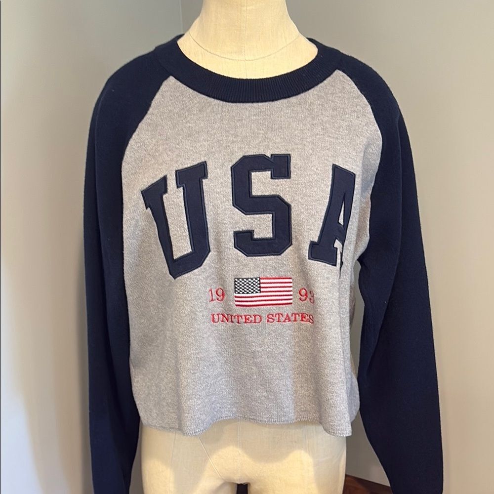 Charlotte Russe USA Long Sleeve Sweater Size M